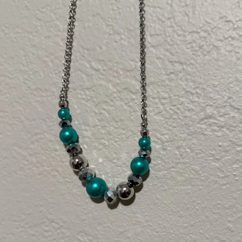 Green and Silver Necklace and Earrings Set